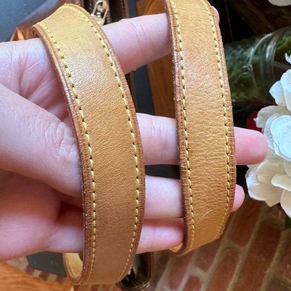 Louis Vuitton Houston Bag - Picture 17 of 17